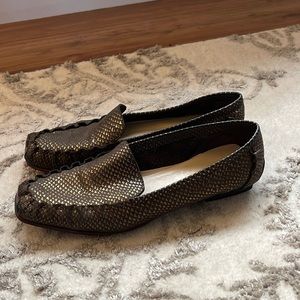 Kate Spade Happy chocolate embossed leather flats size 8 1/2